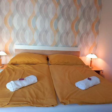 Petra Apartmanhaz Kehidakustány Buitenkant foto