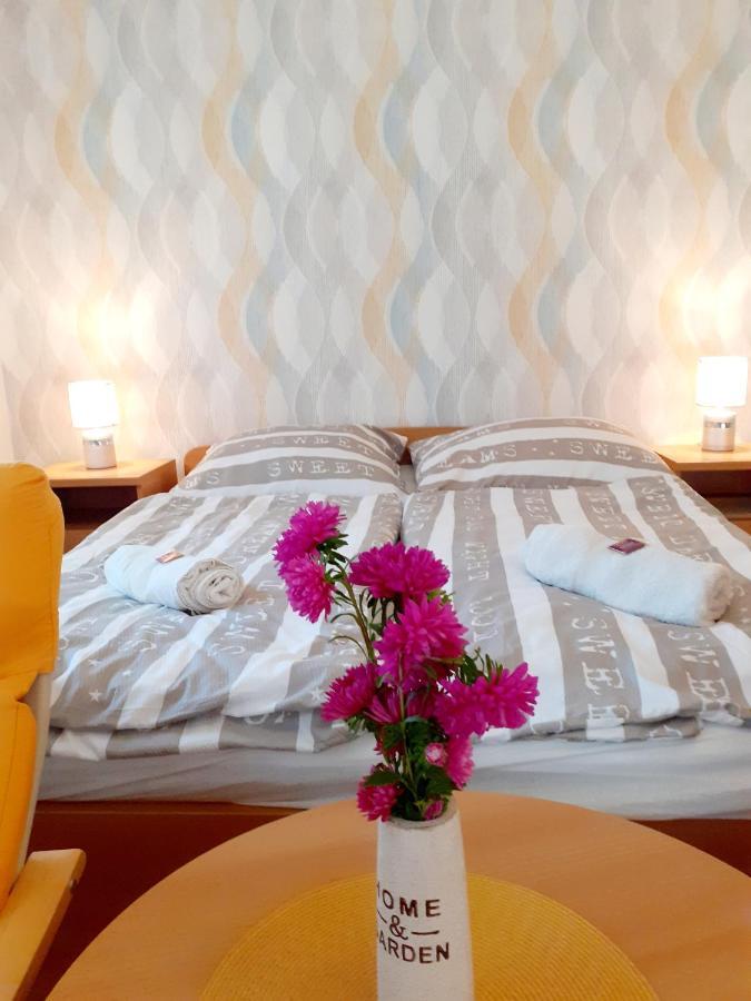 Petra Apartmanhaz Kehidakustány Buitenkant foto
