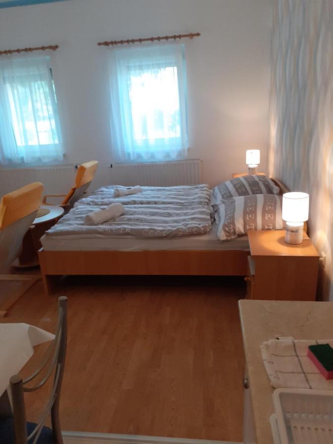 Petra Apartmanhaz Kehidakustány Buitenkant foto