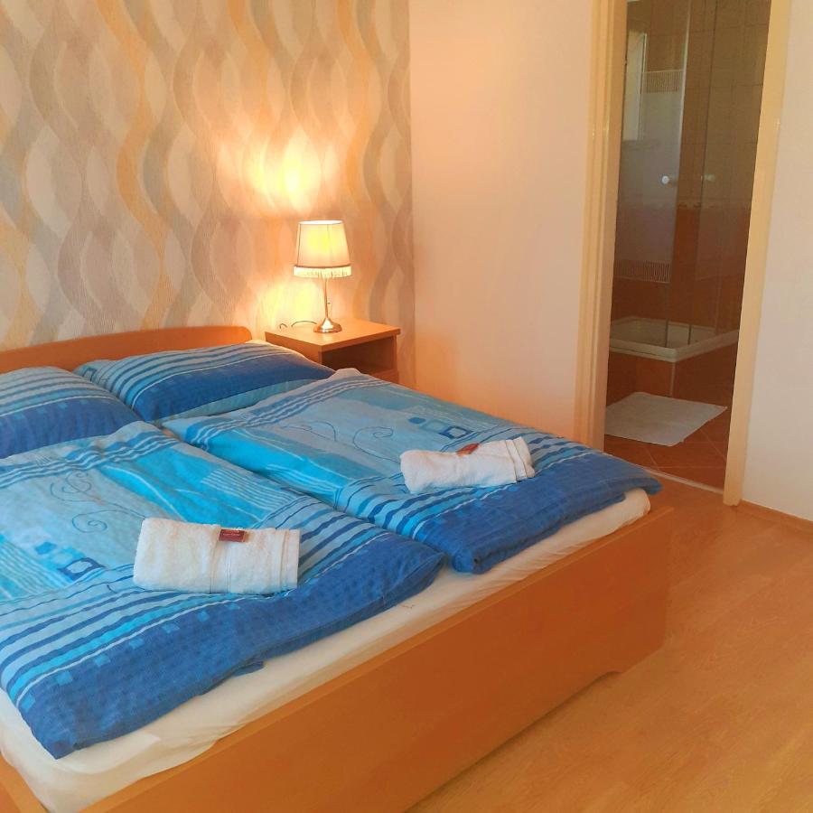 Petra Apartmanhaz Kehidakustány Buitenkant foto