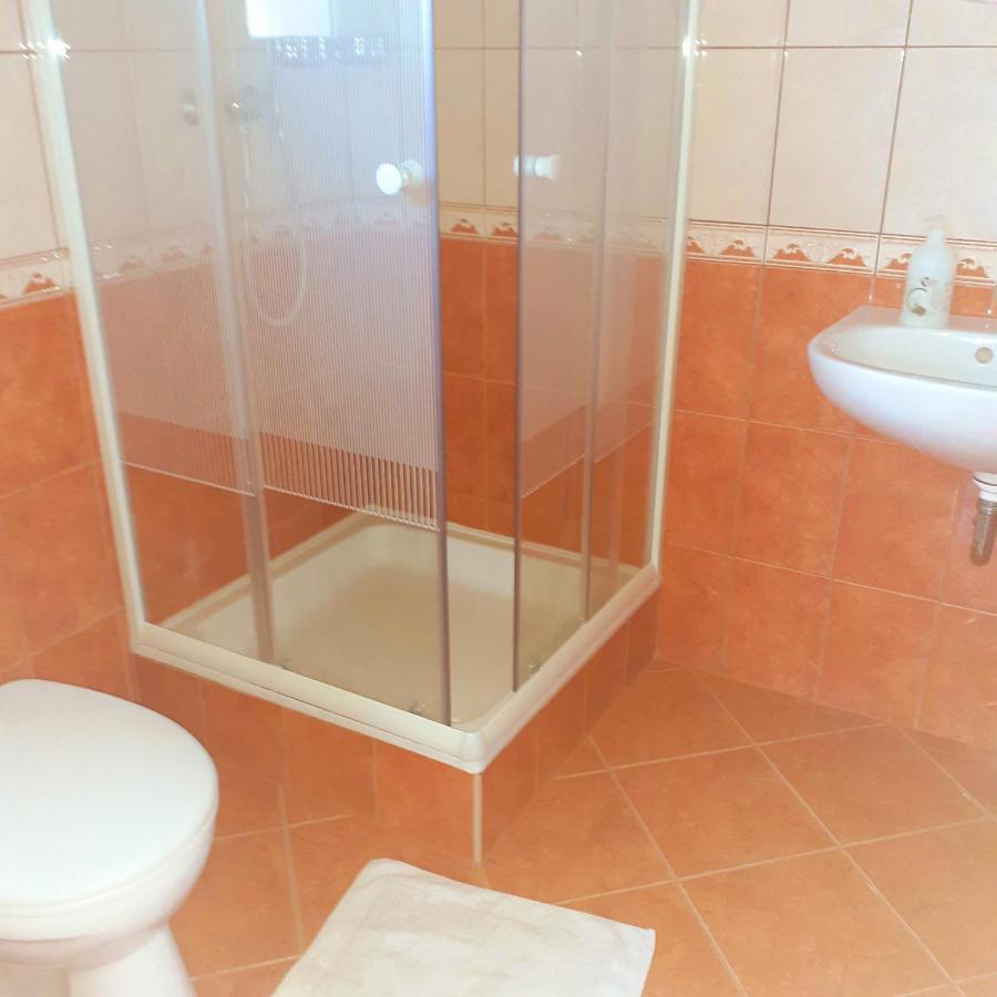 Petra Apartmanhaz Kehidakustány Buitenkant foto