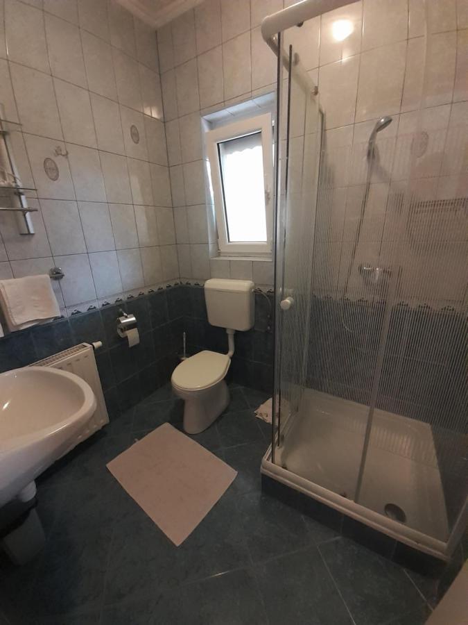 Petra Apartmanhaz Kehidakustány Buitenkant foto